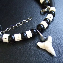 【表示現品】メジロザメの歯ビーズネックレス - BLN-12039  【表示現品】メジロザメの歯ビーズネックレス - BLN-12039