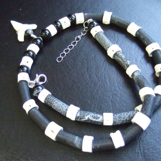 【表示現品】メジロザメの歯ビーズネックレス - BLN-12039