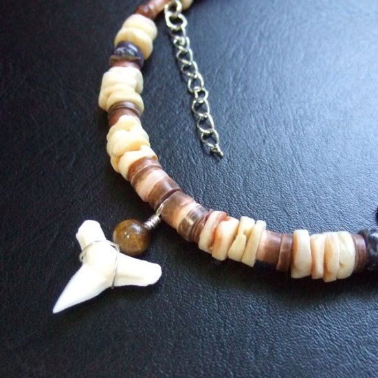 【表示現品】メジロザメの歯ビーズネックレス - BLN-12040