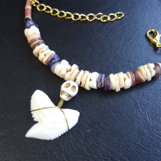 【表示現品】2.5cm タイガーシャークの歯 ビーズネックレス - STN-12037