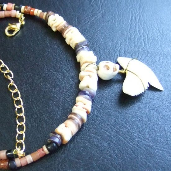 【表示現品】2.5cm タイガーシャークの歯 ビーズネックレス - STN-12037