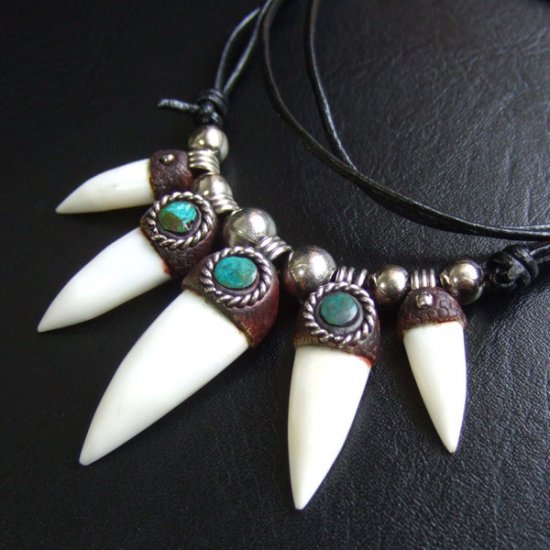 【表示現品】クロコダイルの牙 ペンダント- CTN-40018