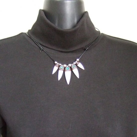 【表示現品】クロコダイルの牙 ペンダント- CTN-40018