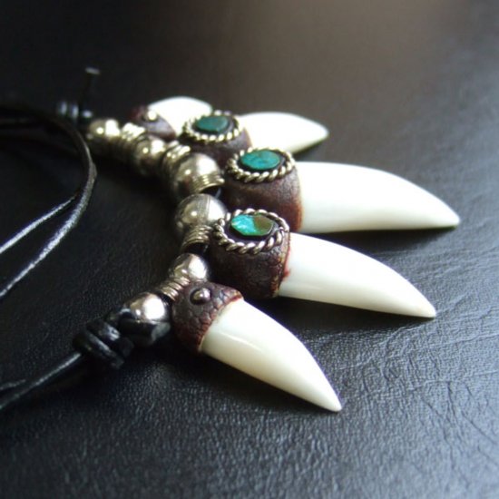 【表示現品】クロコダイルの牙 ペンダント- CTN-40018