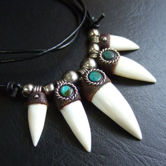 【表示現品】クロコダイルの牙 ペンダント- CTN-40018