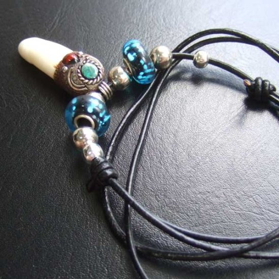 【表示現品】クロコダイルの牙 ペンダント- CTN-40033