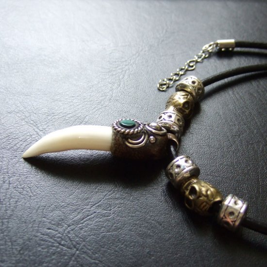 【表示現品】クロコダイルの歯ネックレス - 40119phb