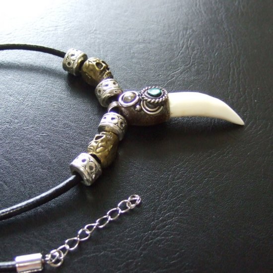 【表示現品】クロコダイルの歯ネックレス - 40119phb