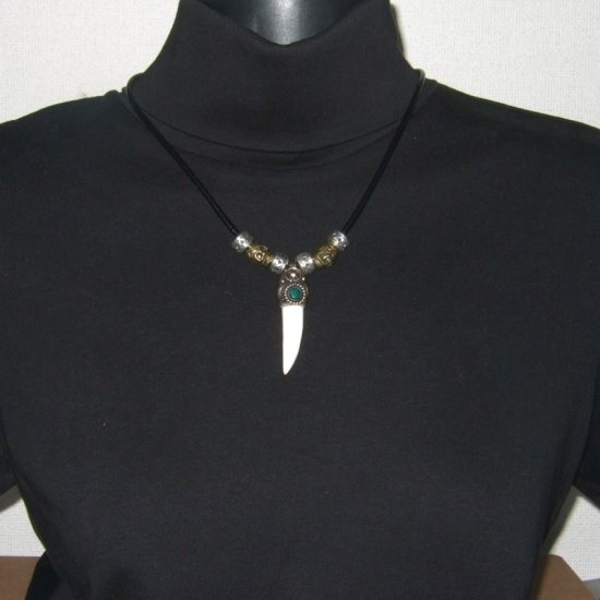 【表示現品】クロコダイルの歯ネックレス - 40119phb