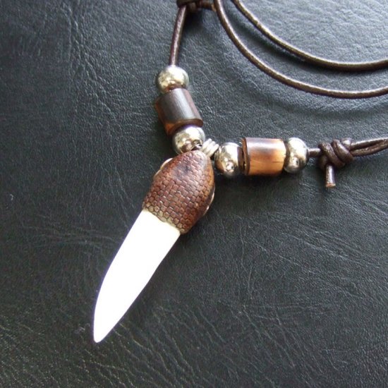 【表示現品】クロコダイルの歯ネックレス - 40136phb