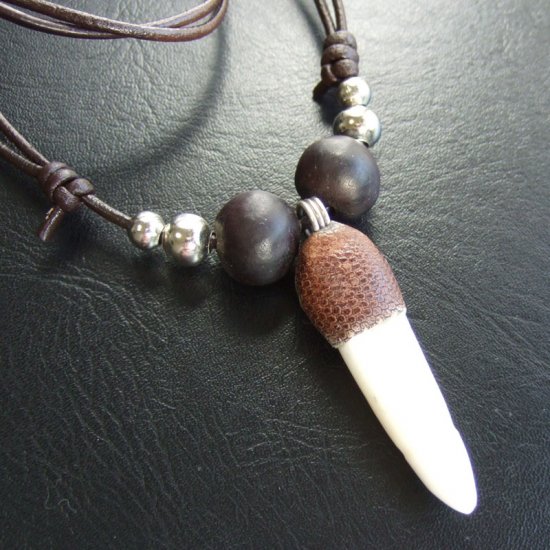 【表示現品】大型 クロコダイルの牙 ペンダント- 40161phb