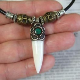 【表示現品】クロコダイルの歯ネックレス - 40193phb