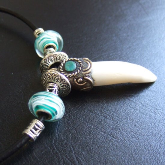 【表示現品】クロコダイルの歯ネックレス - 40199phb