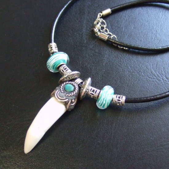 【表示現品】クロコダイルの歯ネックレス - 40199phb