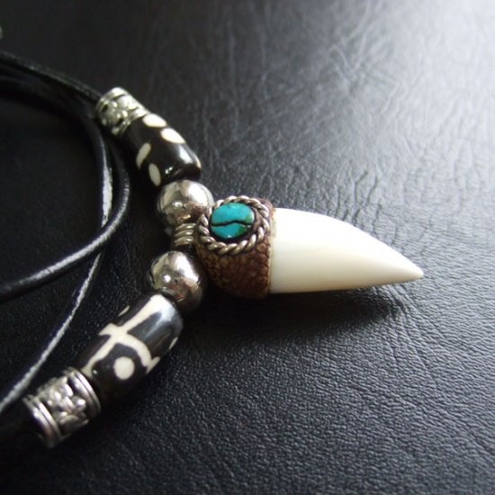 【表示現品】クロコダイルの歯ネックレス - 40264phb