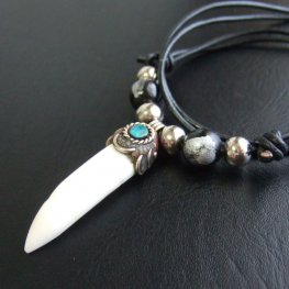 【表示現品】大型 クロコダイルの牙 ペンダント - 40270phb 【表示現品】大型 クロコダイルの牙 ペンダント - 40270phb