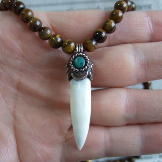 【大型-現品】クロコダイルの歯タイガーアイビーズネックレス - 40276zhb