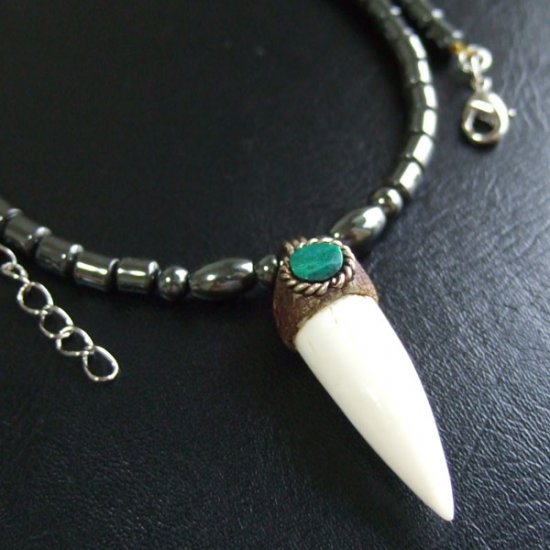 【表示現品】クロコダイルの牙ヘマタイトビーズネックレス- 40283zhb