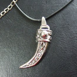 牙デザイン　ステンレスペンダント - 50005edd