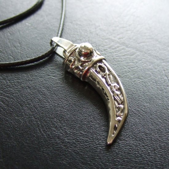 牙デザイン　ステンレスペンダント - 50005edd