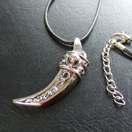 牙デザイン　ステンレスペンダント - 50005edd