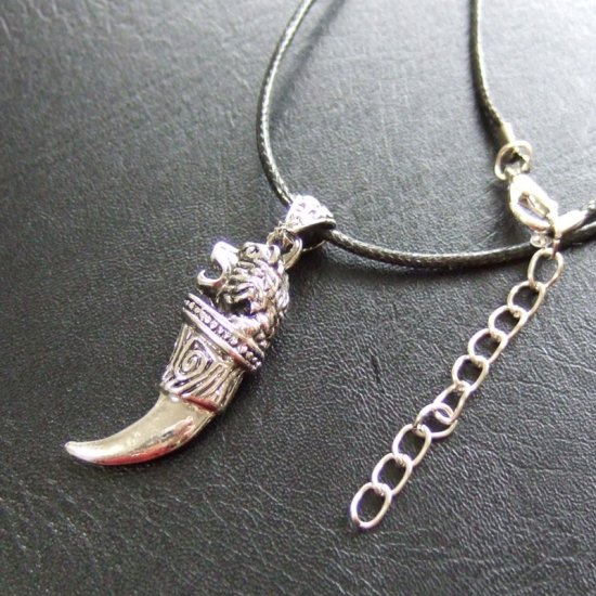 牙デザイン　ステンレスペンダント - 50006edd