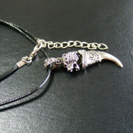 牙デザイン　ステンレスペンダント - 50006edd