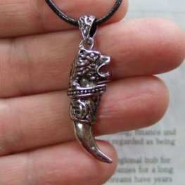 牙デザイン　ステンレスペンダント - 50006edd