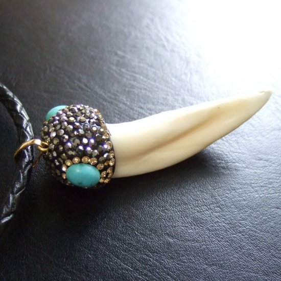 【訳あり現品】イノシシの牙ペンダント - 50022azg