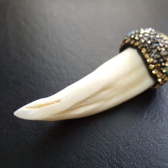 【訳あり現品】イノシシの牙ペンダント - 50022azg