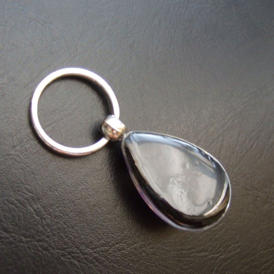 サメの歯キーホルダー（シロワニ）パープル - 50030ezw