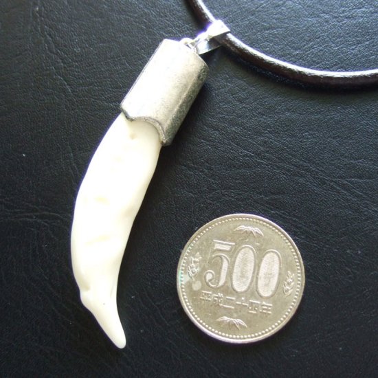 牙デザイン　ボーンカービングペンダント - 50040ern