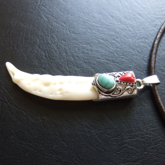 牙デザイン　ボーンカービングペンダント - 50040ern