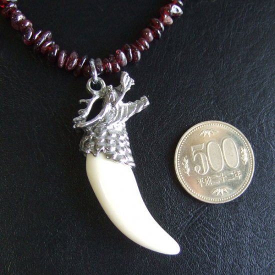【表示現品】牙デザイン　ボーンカービングペンダント（竜） - 50059efg