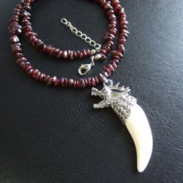 【表示現品】牙デザイン ボーンカービングペンダント(竜) - 50059efg 【表示現品】牙デザイン ボーンカービングペンダント(竜) - 50059efg