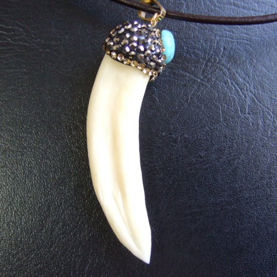 【表示現品】イノシシの牙ペンダント - FBT-50083