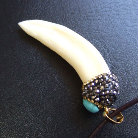 【表示現品】イノシシの牙ペンダント - FBT-50083