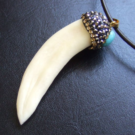 【表示現品】イノシシの牙ペンダント - FBT-50083