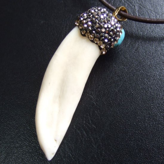 【表示現品】イノシシの牙ペンダント - FBT-50084