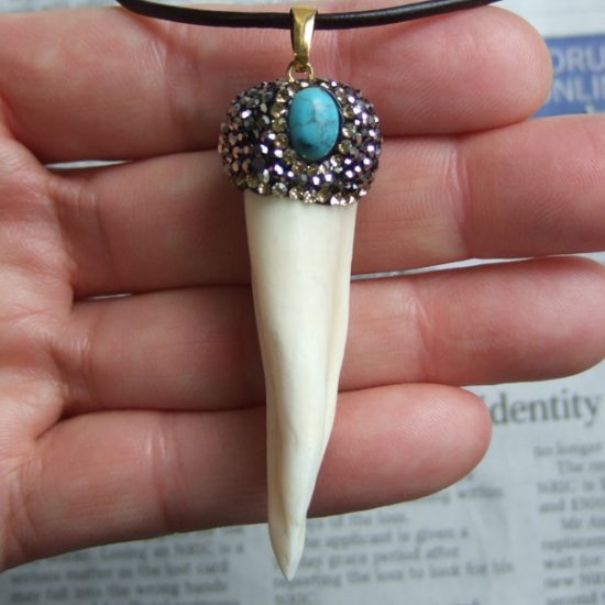 【表示現品】イノシシの牙ペンダント - FBT-50084