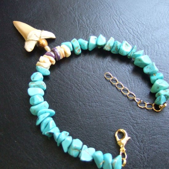 【表示現品】古代シロワニの仲間の歯化石　ビーズブレスレット - STF-16003