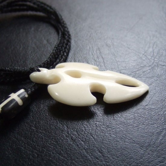 フリーデザインボーンカービングペンダント【オリジナルデザイン】 - 16008chd