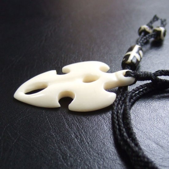 フリーデザインボーンカービングペンダント【オリジナルデザイン】 - 16008chd