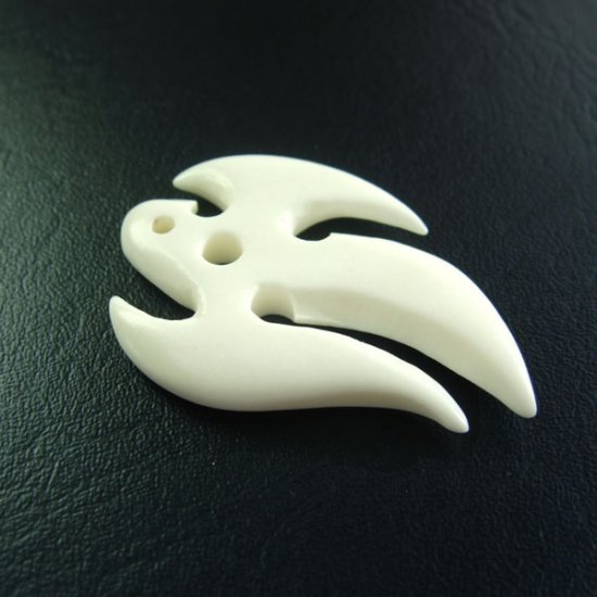 フリーデザインボーンカービングペンダント【はと】 - 16009chd