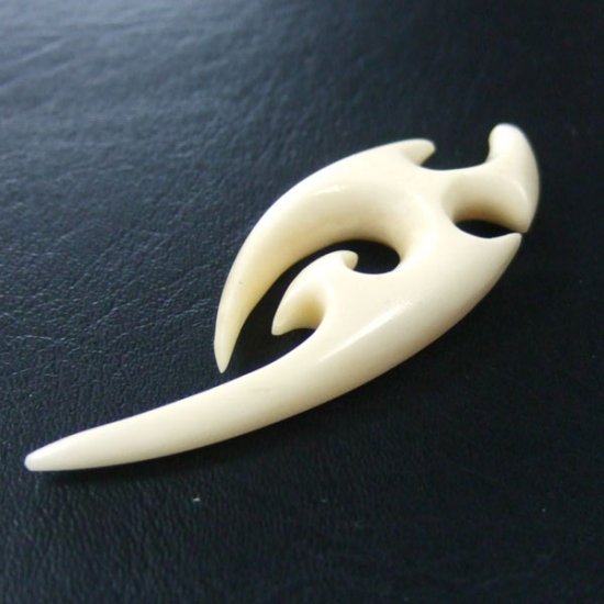 フリーデザインボーンカービングペンダント - 16013zhc 《一点もの》