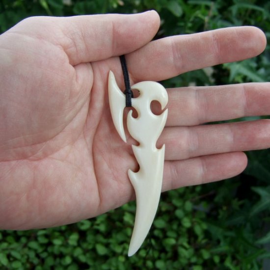 フリーデザインボーンカービングペンダント - 16035zhb 《一点もの》