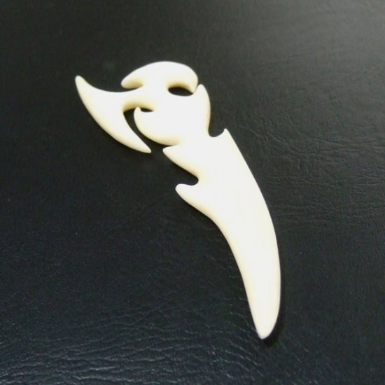 フリーデザインボーンカービングペンダント - 16035zhb 《一点もの》