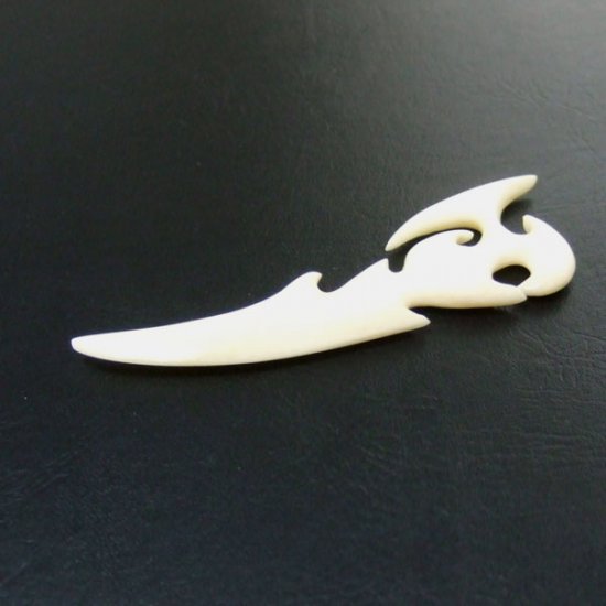 フリーデザインボーンカービングペンダント - 16035zhb 《一点もの》