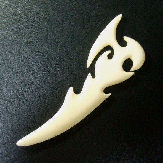 フリーデザインボーンカービングペンダント - 16035zhb 《一点もの》