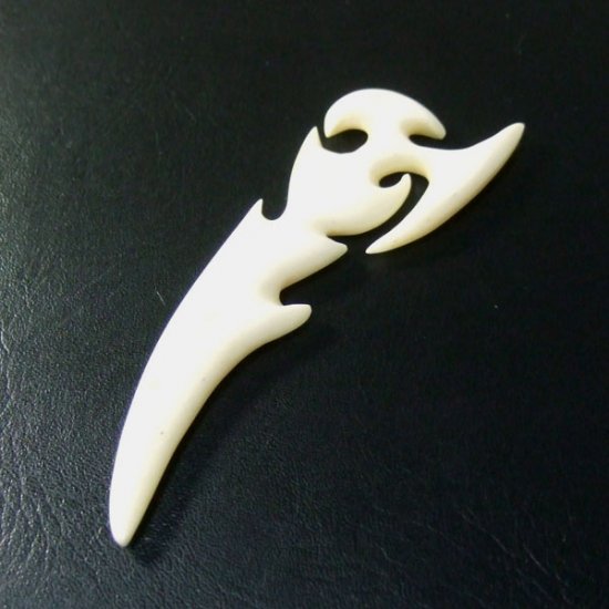 フリーデザインボーンカービングペンダント - 16035zhb 《一点もの》